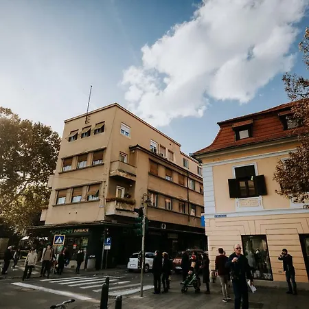 Apartament Tribunei