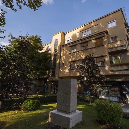 Apartment Apartament Tribunei *